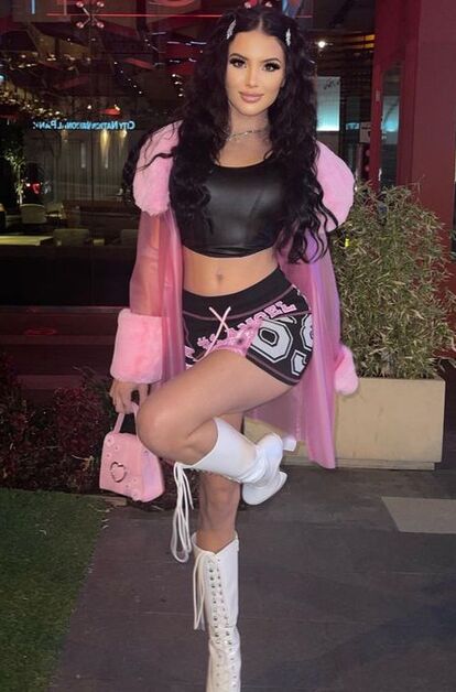 Карина - фото